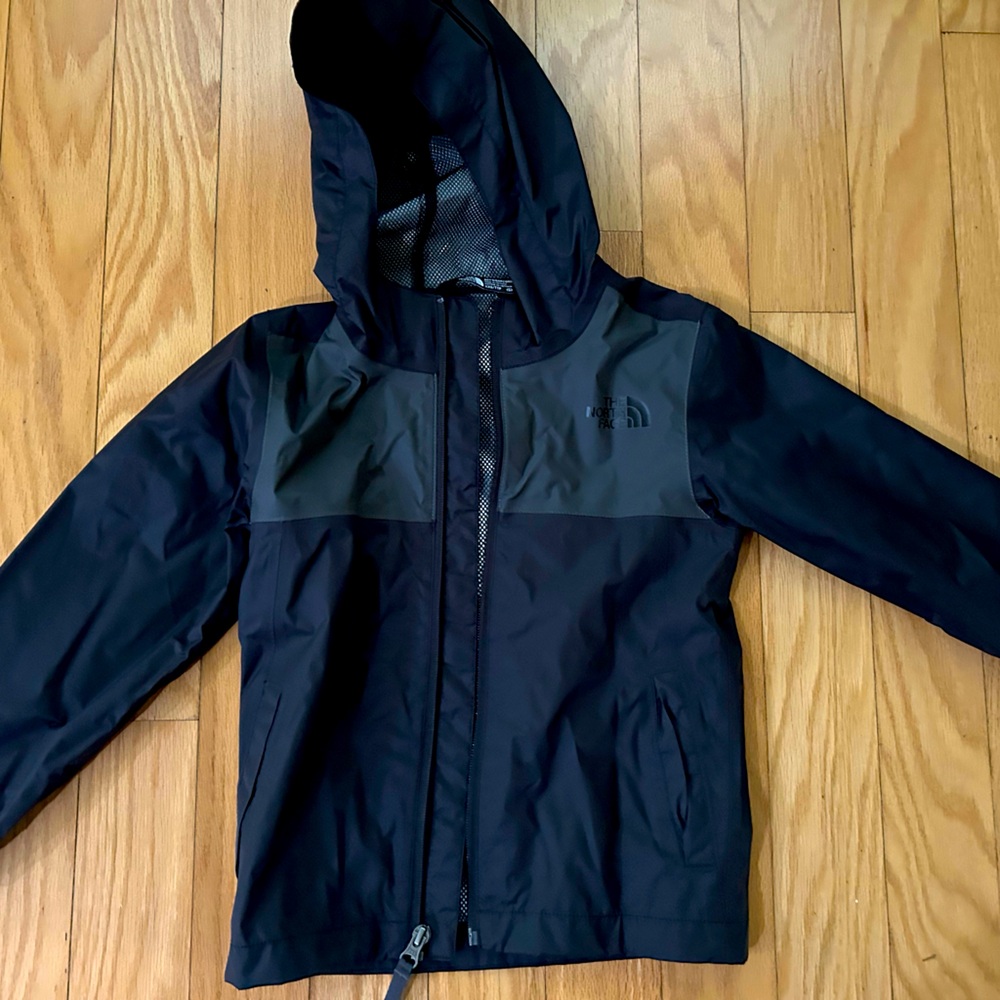 NWOT Northface raincoat kids sis XXS size 5 in black